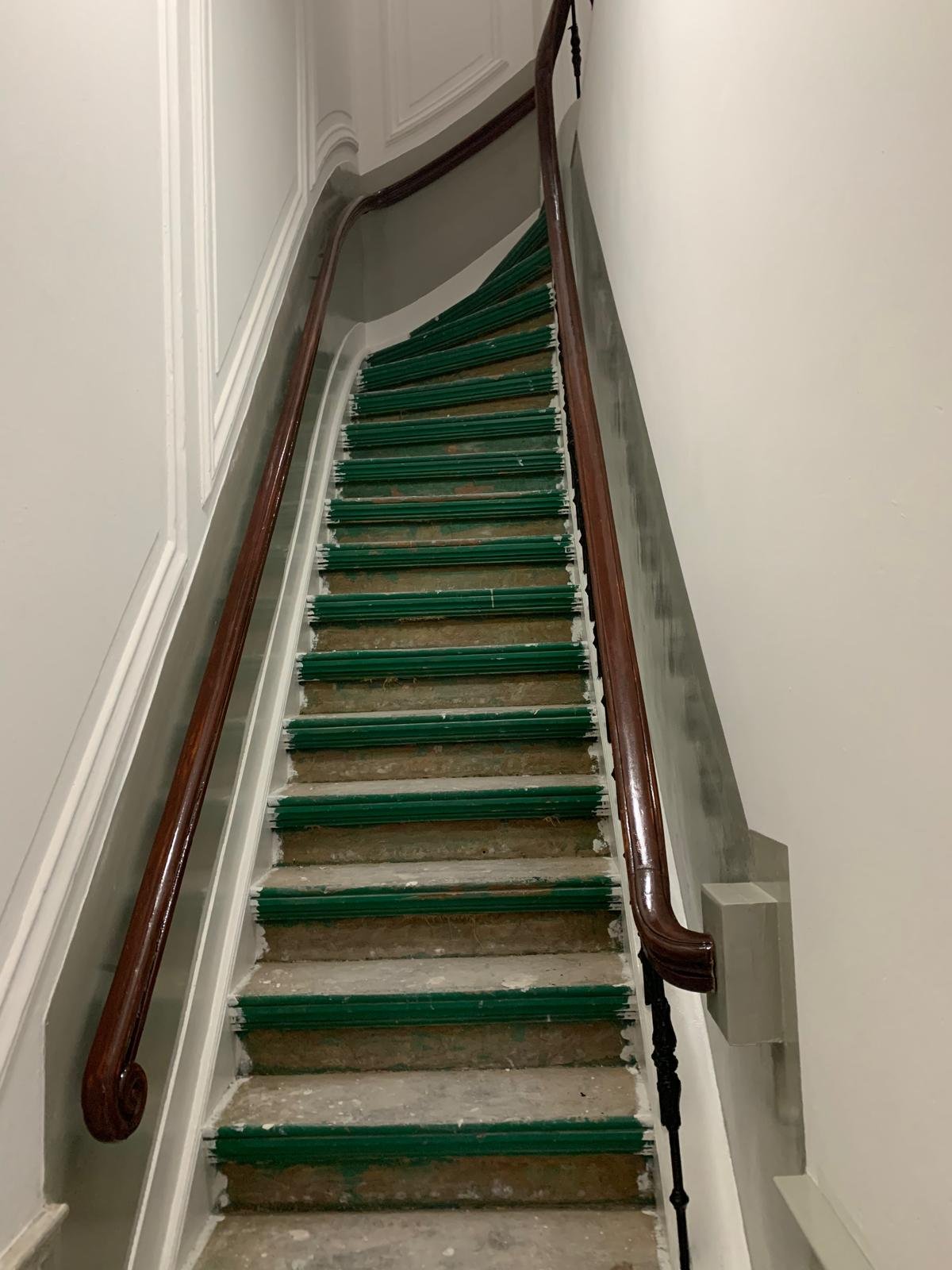 Trappenhuis voor het schilderwerk